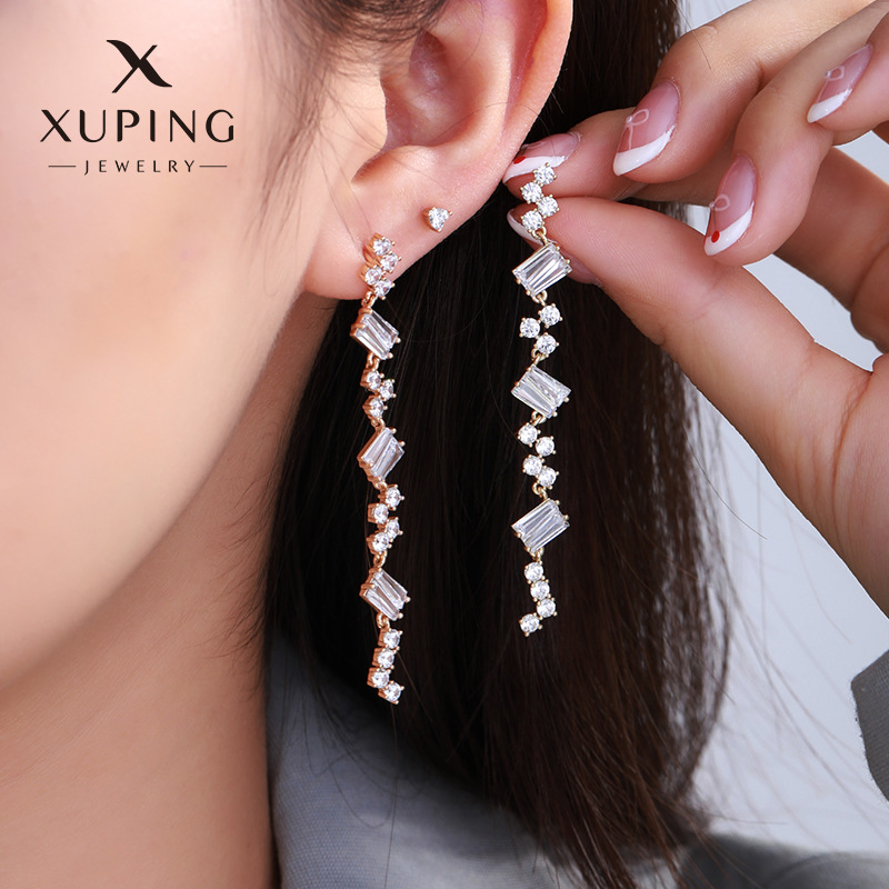 Las joyas de Xuping están ligeramente tachonadas con pendientes de borla larga cuadrada de circón, pendientes de nicho de sentido de lujo ligero