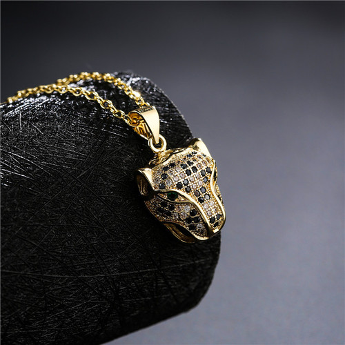 2021 new micro copper inlay zircon delicate leopard head pendant necklace of gold plating in Europe and the accessories