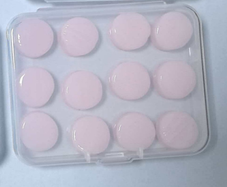 [Twelve capsules - transparent powder] boxed