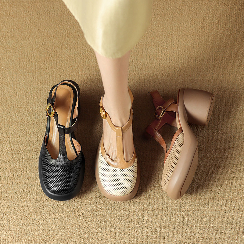 Sandal nữ da cừu đục lỗ bít mũi quai chữ T khóa cài đế dày gót cao — Màu đen