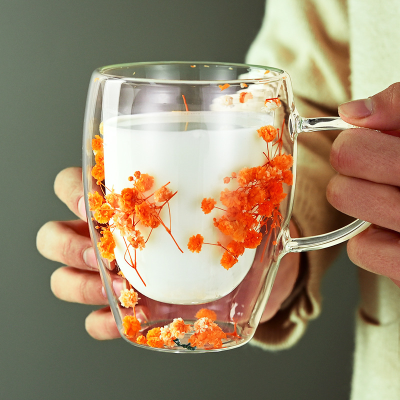 Caneca de vidro parede dupla resistente ao calor com flores secas_voghion.com