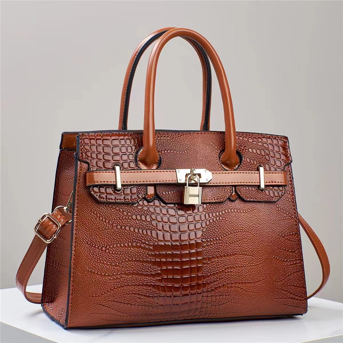 Moda Nuevo estilo de moda bolso de la nueva fábrica de temperamento madre Señora bolsa de hombro bolsa de mensajero de ventas directas de textura
