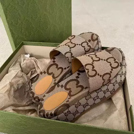 2023 New Style Internet Celebrous Sandals and Slippers Embroidered Slippers Printed Heightened Platform Casual Women's Sandals for Couples