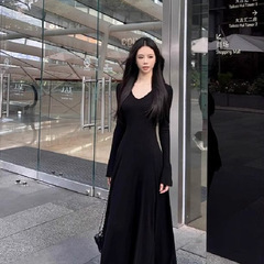 法式针织配大衣连衣裙子2025新款女早春季设计感气质收腰掐腰长裙