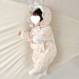 婴儿连体衣冬季新款3个月女宝宝羽绒服哈衣秋冬新生儿外出抱服棉