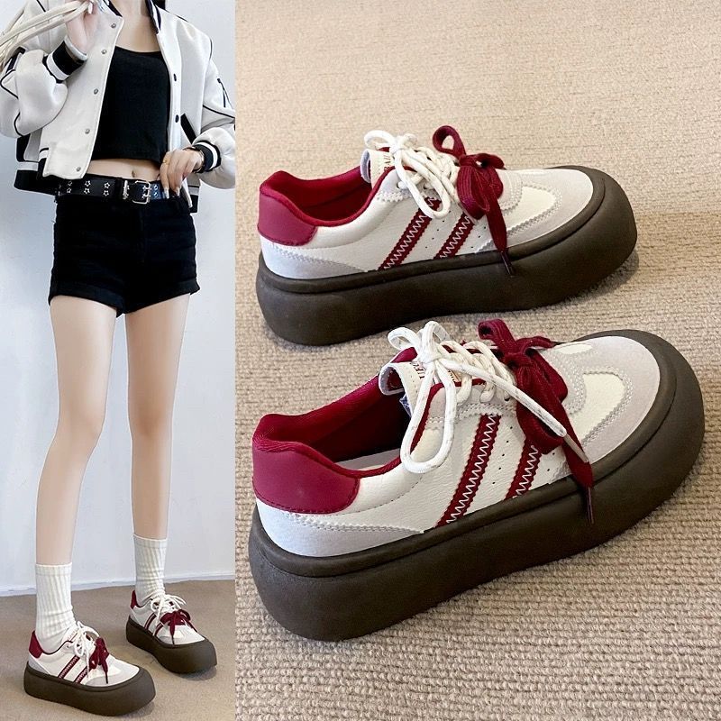 Zapatos de entrenamiento de base gruesa para mujeres 2025 nuevo otoño explosivo variedad de altura pequeña zapatos de pizarra de otoño invierno zapatos deportivos casuales