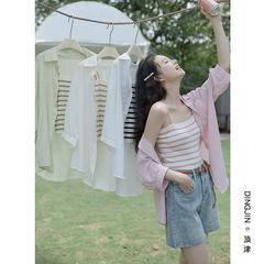 ストライプの小さいベストのストラップの女性の春秋の中で底のシャツの女性の夏の百合の美背の短いニットの半袖のtシャツを掛けます。