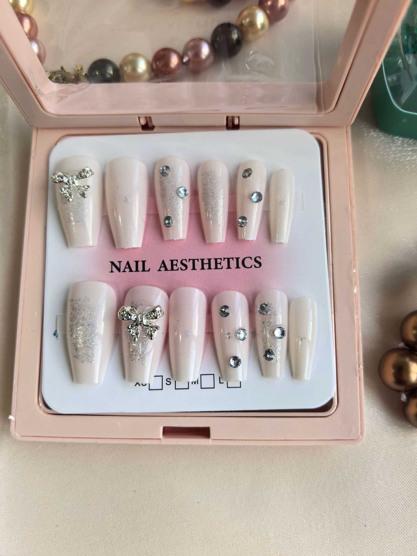 Caja de exhibición marco de fotos más taladro manicure suministro fuente de uñas DIY francés color delgado manicure falso salón al por mayor