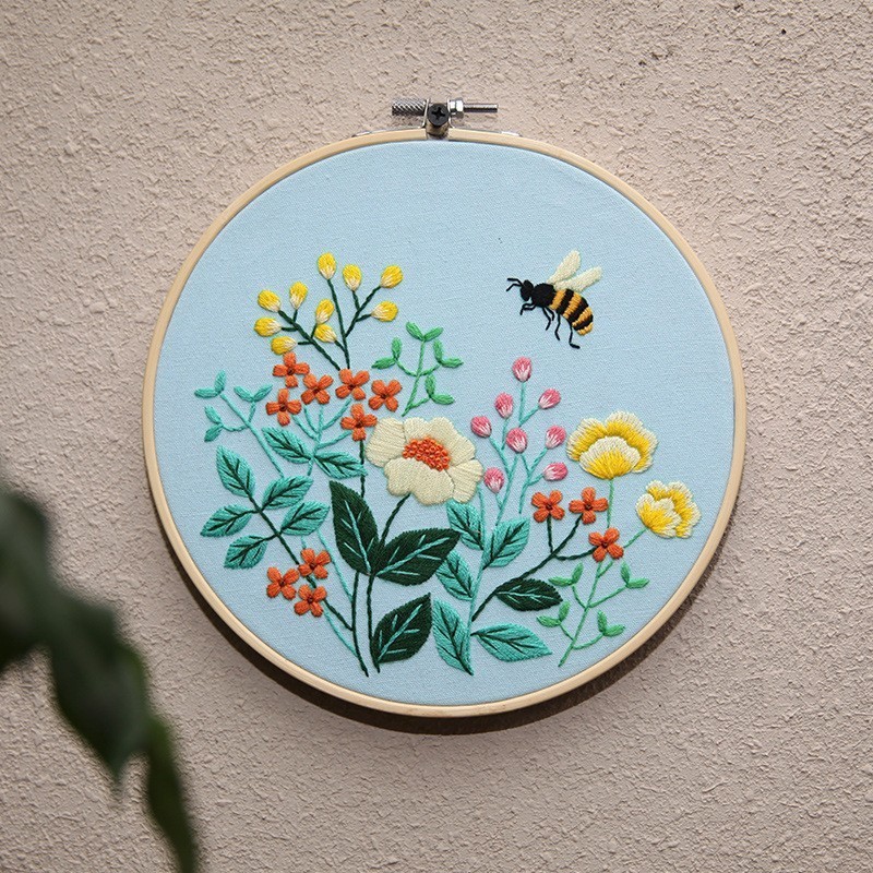 Lu bordado hecho a mano paquete de material de bricolaje decoración de la sala de estar colgando pintura transfronteriza descripción inglés flores brillantes y plantas traje