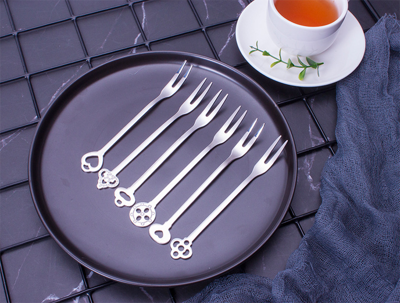 304不锈钢水果叉 创意甜品叉二齿水果签 礼品批发跨境供应 月饼叉详情图6