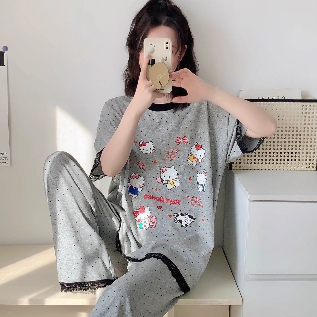 Viene con almohadilla para el pecho pijamas de algodón de imitación, pantalones de manga corta para mujer, lunares de encaje de verano, gato KT, lindo traje de servicio a domicilio japonés