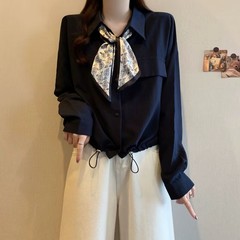 气质高级感藏青polo领配丝巾长袖衬衫女2025早秋新款宽松收腰上衣