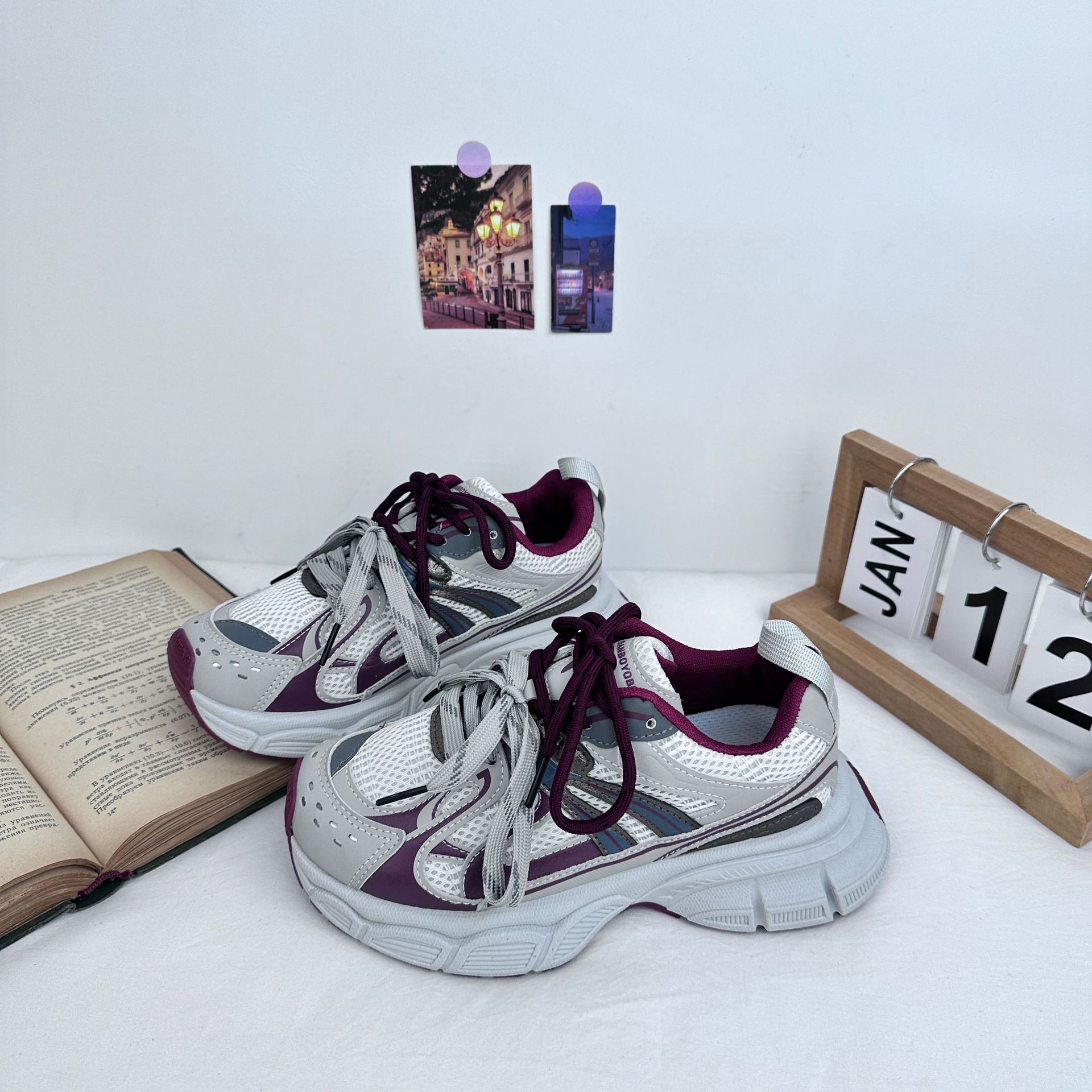Yuanbo2025 primavera de zapatos deportivos ociosos de mujer estudiantes de estilo coreano transpirables zapatos de suela gruesa zapatos de mujer