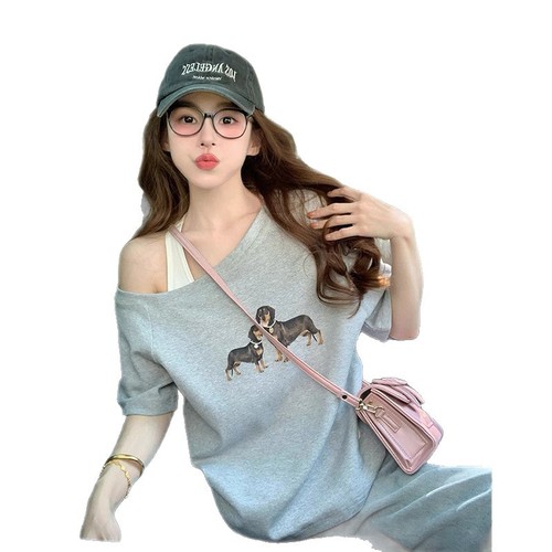 92% Cotton, 8% Spandex Gray Off-Shoulder Short-Sleeve T-Shirt for Women, Summer 2025 — Petite Fit, Loose-Fitting, Off-the-Shoulder Top