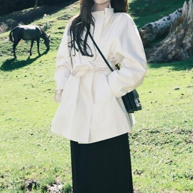 White trench coat, short jacket, British style