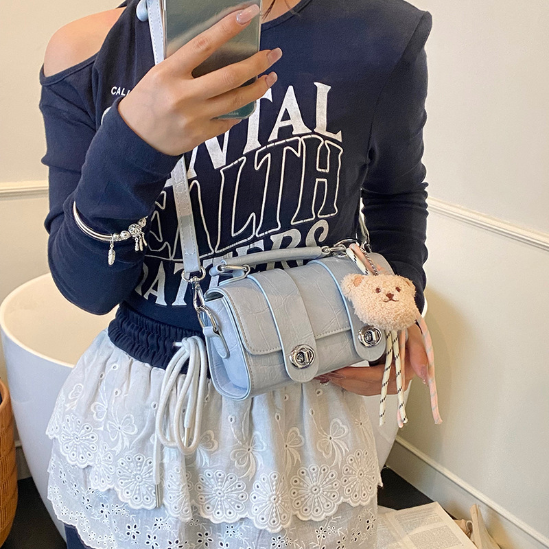 Bolso cuadrado pequeño con bloqueo de nicho coreano único extranjero para mujer 2025 nuevo bolso de hombro de tendencia salvaje bolso de mensajero de moda de estilo occidental