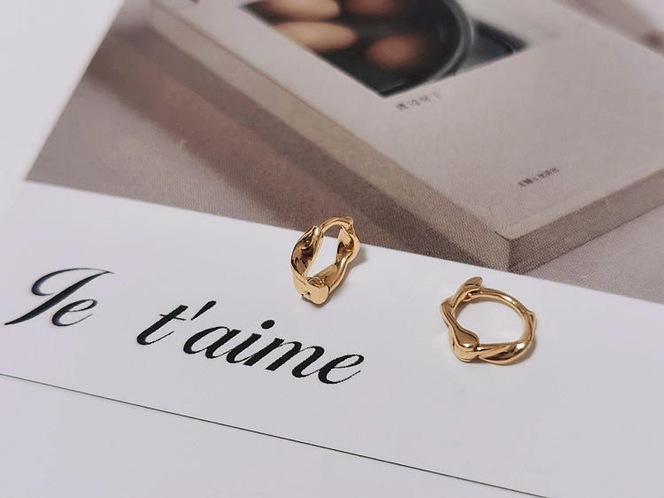 EH602261莫比乌斯耳骨扣