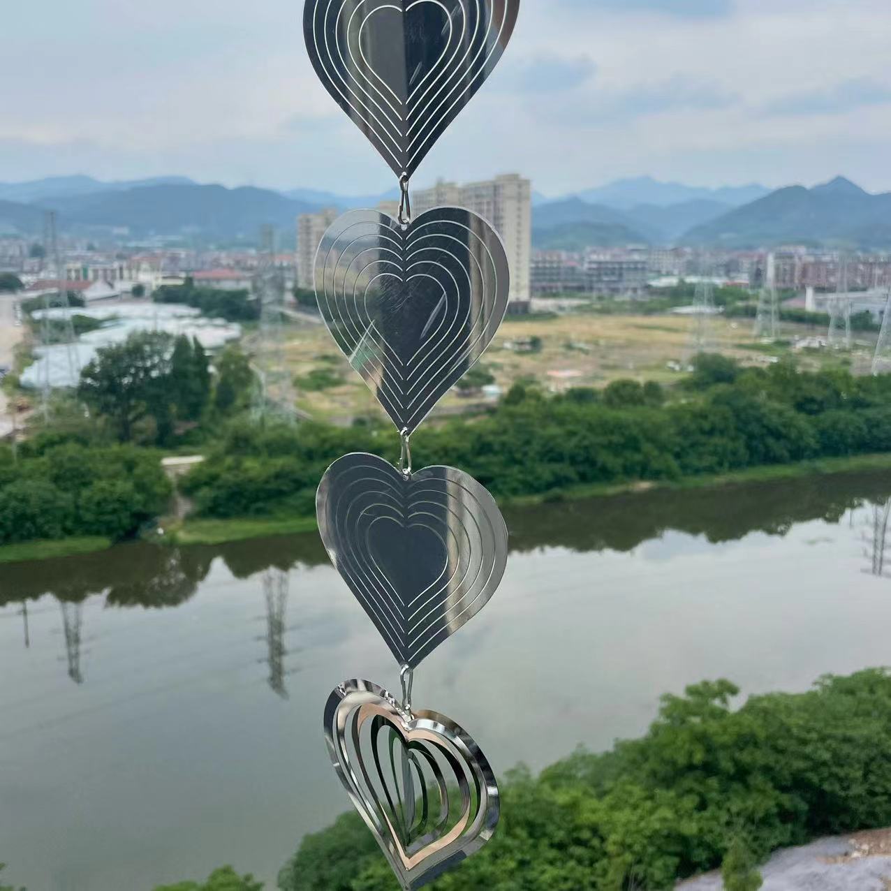 Rotating Heart Wind Chime With 3 Metal Strings And 9 Reflective Pieces_voghion.com