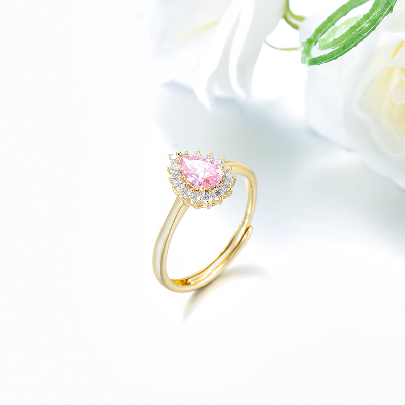 Xuping Europa y América transfronterizas aleación de cobre galvanizado 14k color incrustado con gemas artificiales lujosas abertura anillo ajustable