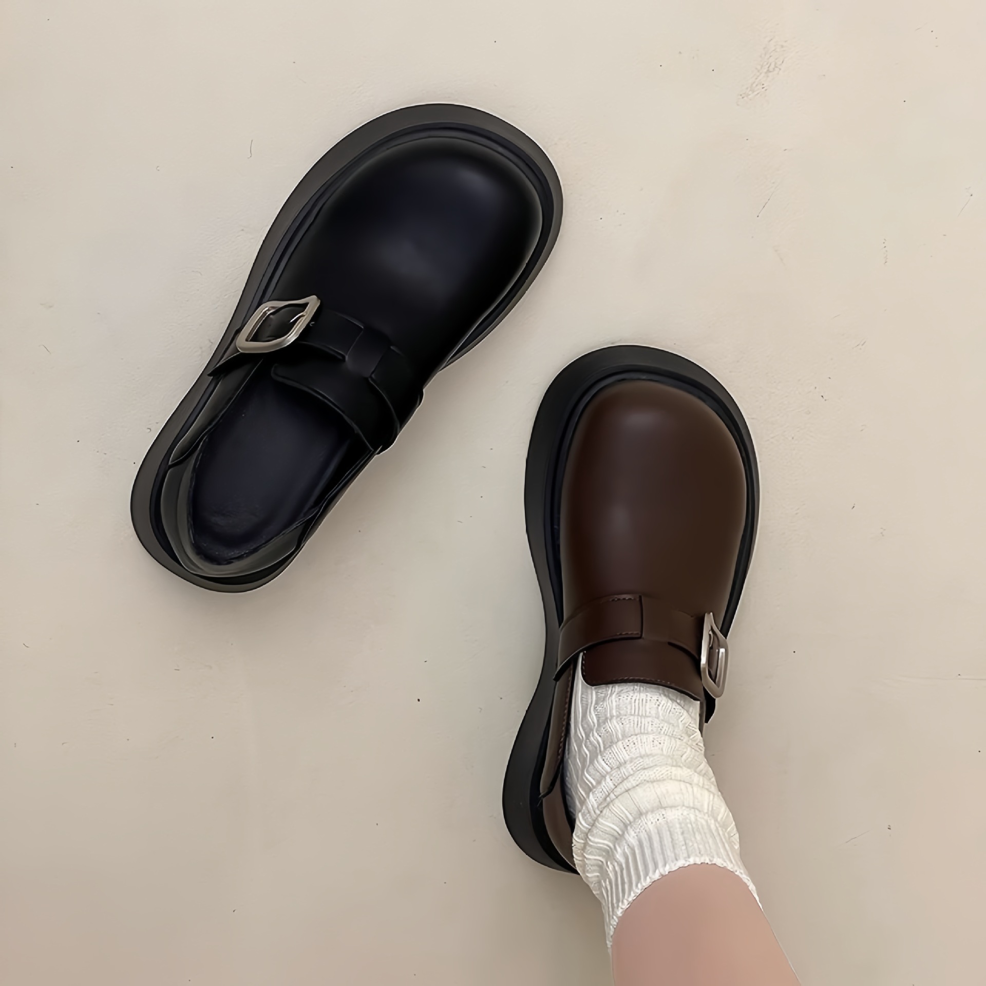 Zapatos de cuero de suela gruesa para mujeres 2026 primavera nuevo estilo británico de estilo universal un pedale de altura zapatos Lefour zapatos Lefour para mujeres
