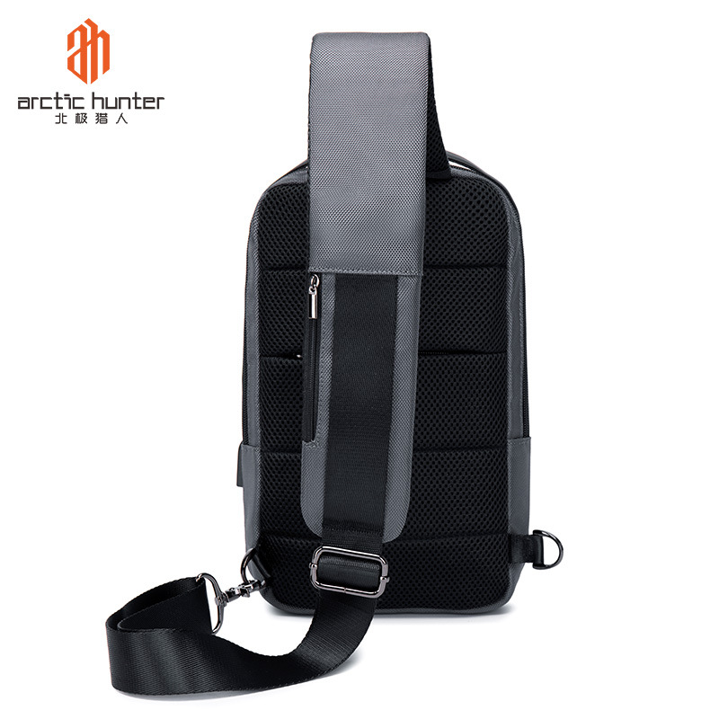 新款大容量usb充电胸包男士功能型单肩斜挎包防泼水涤纶包包