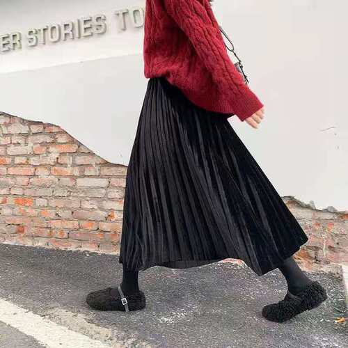 New gold velvet skirt for women in winter with sweaters to show slimming mid-long autumn and winter pleated skirt long skirt