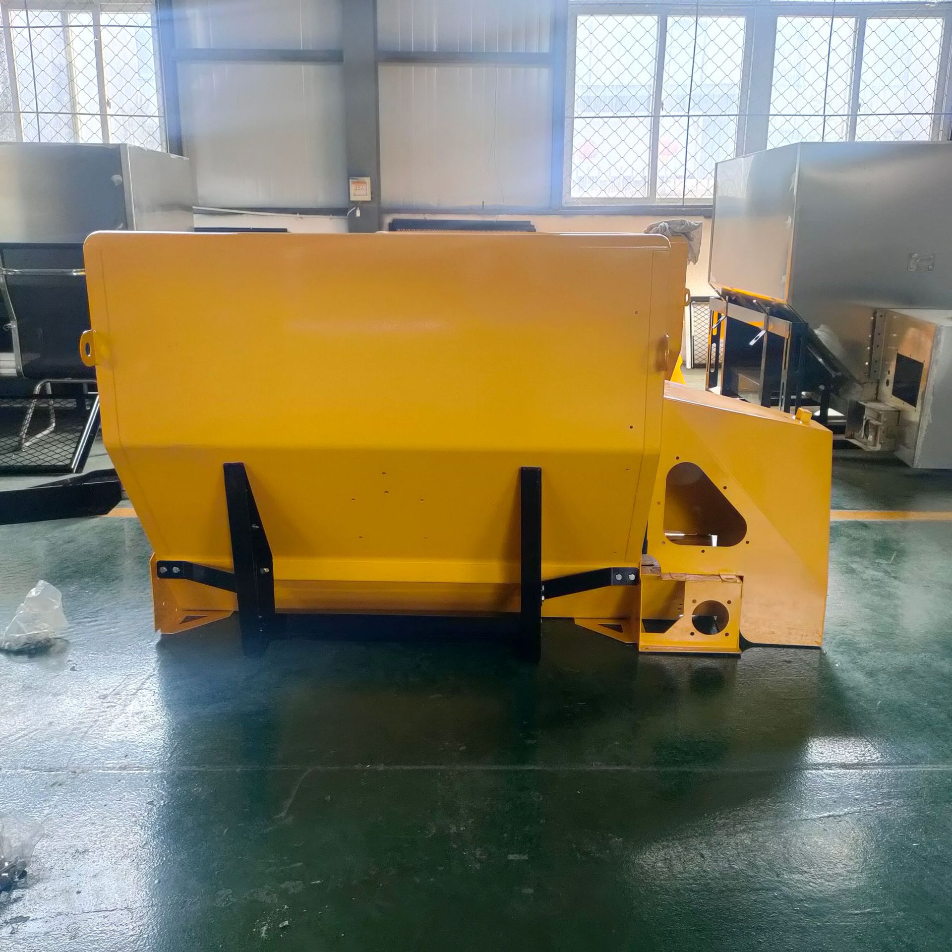 性能稳定车载式冬季除雪撒盐机 撒布宽度可调大面积清雪撒布机 现