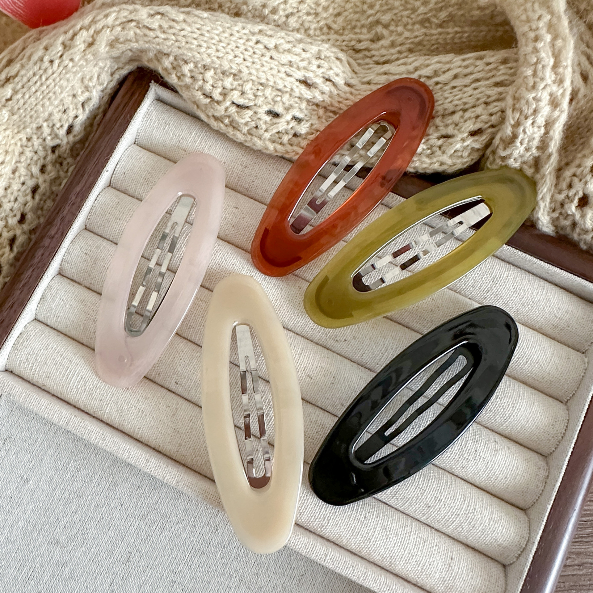 Korean-style girl jelly color series oval bangs with side parting, fashionable and simple INS BB clip long hair clip for women