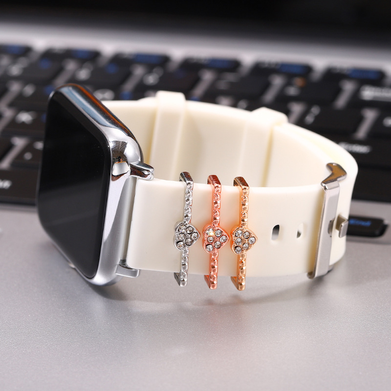 Anillo decorativo con forma de corazón incrustado con diamantes para correa de Apple Watch, estilo moderno y elegante