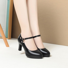 �и�һ�ֿ�ܛ��������ָ�������Ь����ģ����̨�ݳ�����߸�ЬŮ