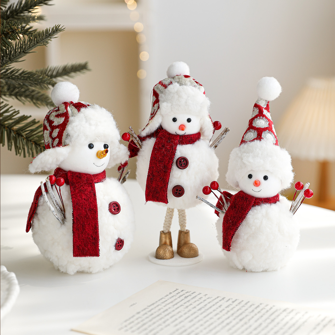 Espuma de peluche de Navidad muñeca de nieve decoración de escritorio bufandas rojas encantadoras muñecas ventanas de decoración de atmósfera