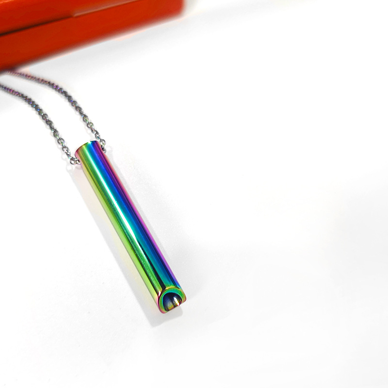 Transfronterizo de venta caliente de acero inoxidable de vacío plateado silbato collar de meditación de alivio de la meditación de meditación tridimensional ajuste de respiración colgante