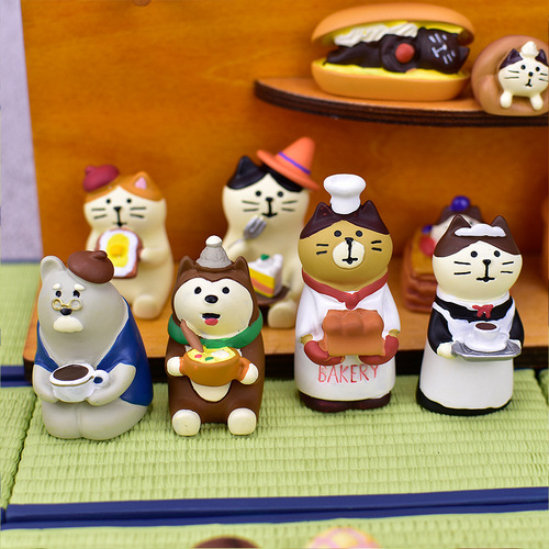 Japanese store manager ins bakery coffee shop decoration photo props resin doll desktop ornaments