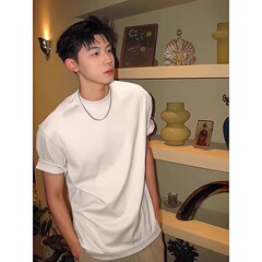 黒の小さな襟元boxy半袖男性モデル夏2025新美式tシャツ重ポンド硬挺男性インナー半袖