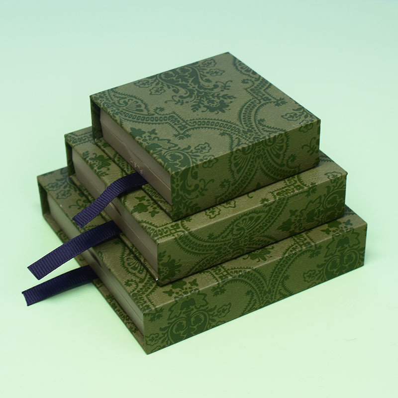 Jungle green (with the same color box);7*7*2CM