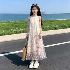 女中大童无袖挂脖连衣裙女2026夏季新款好看立体花朵甜美绝美长裙