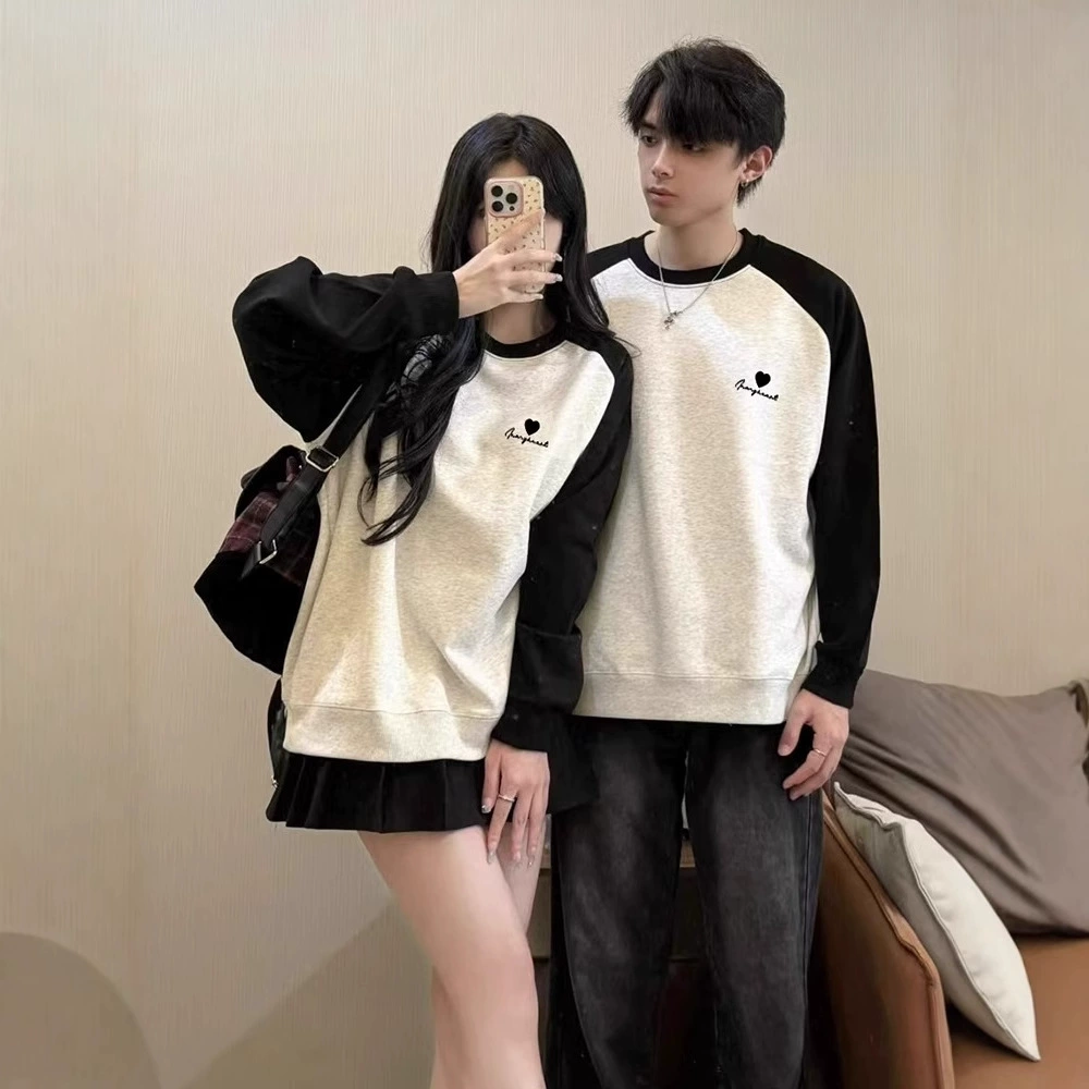 Пары одеваются осенью и зимой 2024 новый сетчатый красный свитер с длинными рукавами премиум-класса специальные нишевые дизайнерские куртки