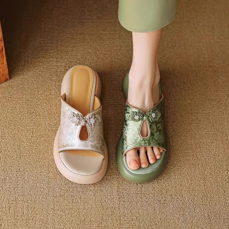 2026 nuevo estilo chino chino de verano de diapositivas de piel suave, muffins retro zapatillas de medio día image 2