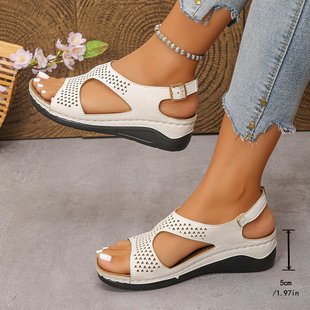 �羳���Q��aƽ�����e��ЬŮ�¿�͸���p��һ�ֿێ��r���U���~��Ь