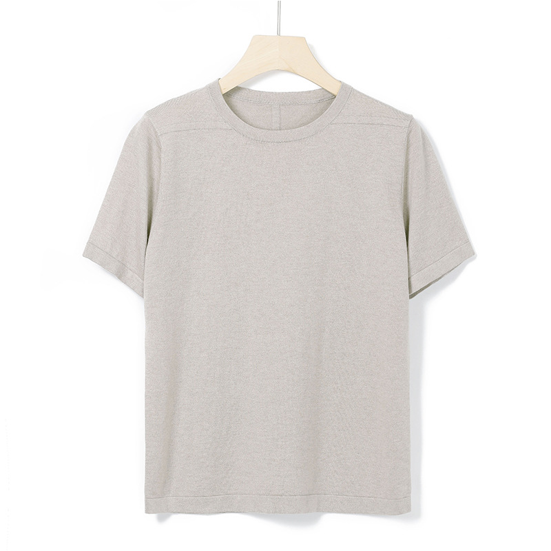 Summer silk knitted thin sweater with a round collar for leisure