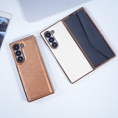 Samsung Z Fold3/4/5/6 携帯電話ケース、金竹とベルベットの折りたたみ電気メッキシルクパターン保護カバーに適しています。