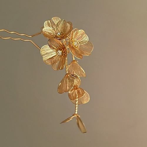 Delicate and Exquisite Chinese-Style Metal Flowers and Tassels Hairpin, Light Luxury and Niche, Ethereal and Elegant Floral Hairpin