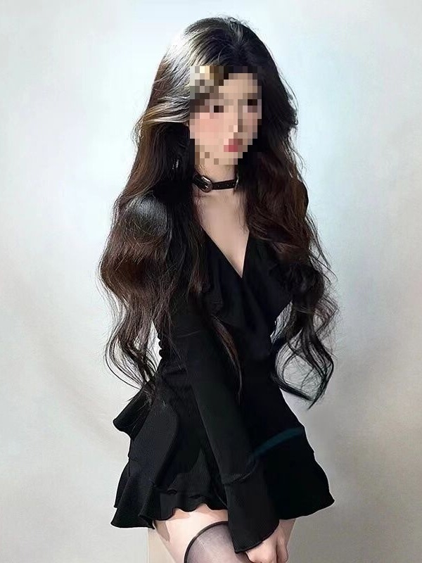 Black Ruffled Bell-Sleeved Long-Sleeved V-Neck Dress for Women in Spring and Autum Elegant Little Black Dress Waist A-Line Short Skirt