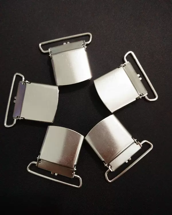 供应金属鸭嘴扣 背带裤调节扣腰部配饰五金夹扣 吊袜扣背带夹批发