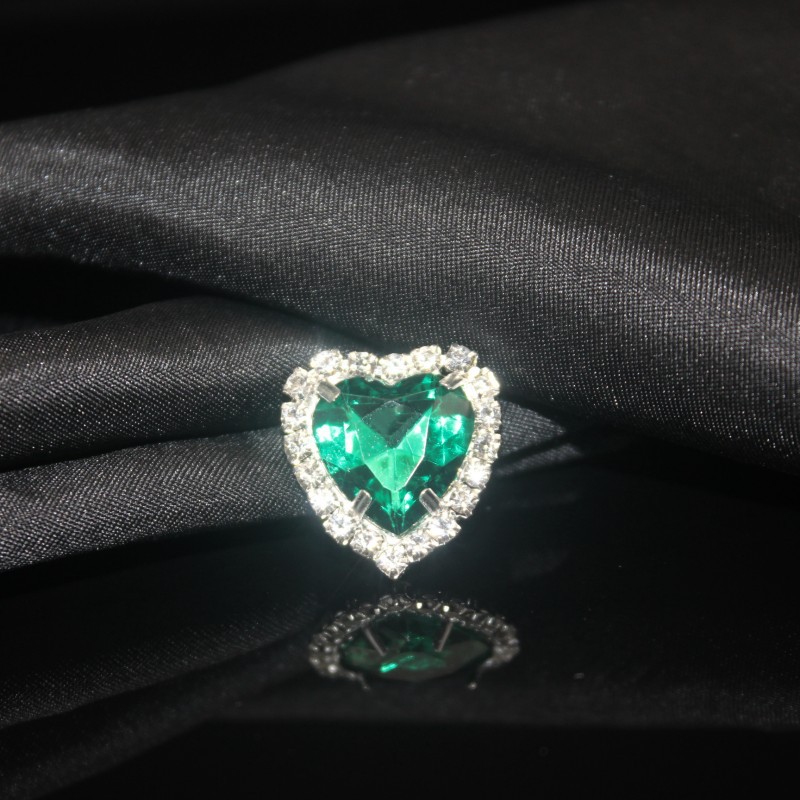 40g Weight Crystal buckle Jewelry Making Type 18 * 20mm Jewelry Making Size Rhinestones Inlay Material DIY Jewelry Accessories Classification 10 PCS/Package Quantity Metal Material Heart Shape Pattern Polished Finish Plating, Inlay Design IG Style, Shiny Style 10 PCS/Package 18 * 20mm Metal Rhinestones Heart Shape Polished Crystal Buckle 9
