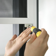 免打孔防盗窗金刚网一体防蚊带锁三推铝合金家用自装儿童防护纱窗