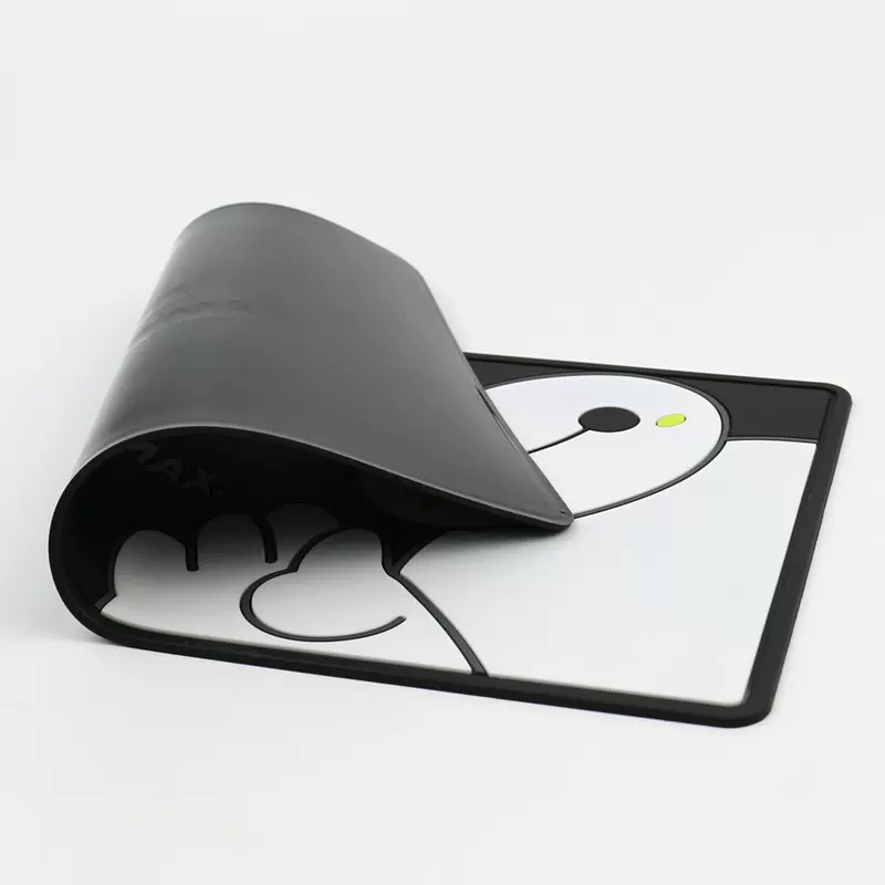 汽车防滑垫卡通小人物白色蓝色大号耐高温车载摆件止滑仪表台垫子