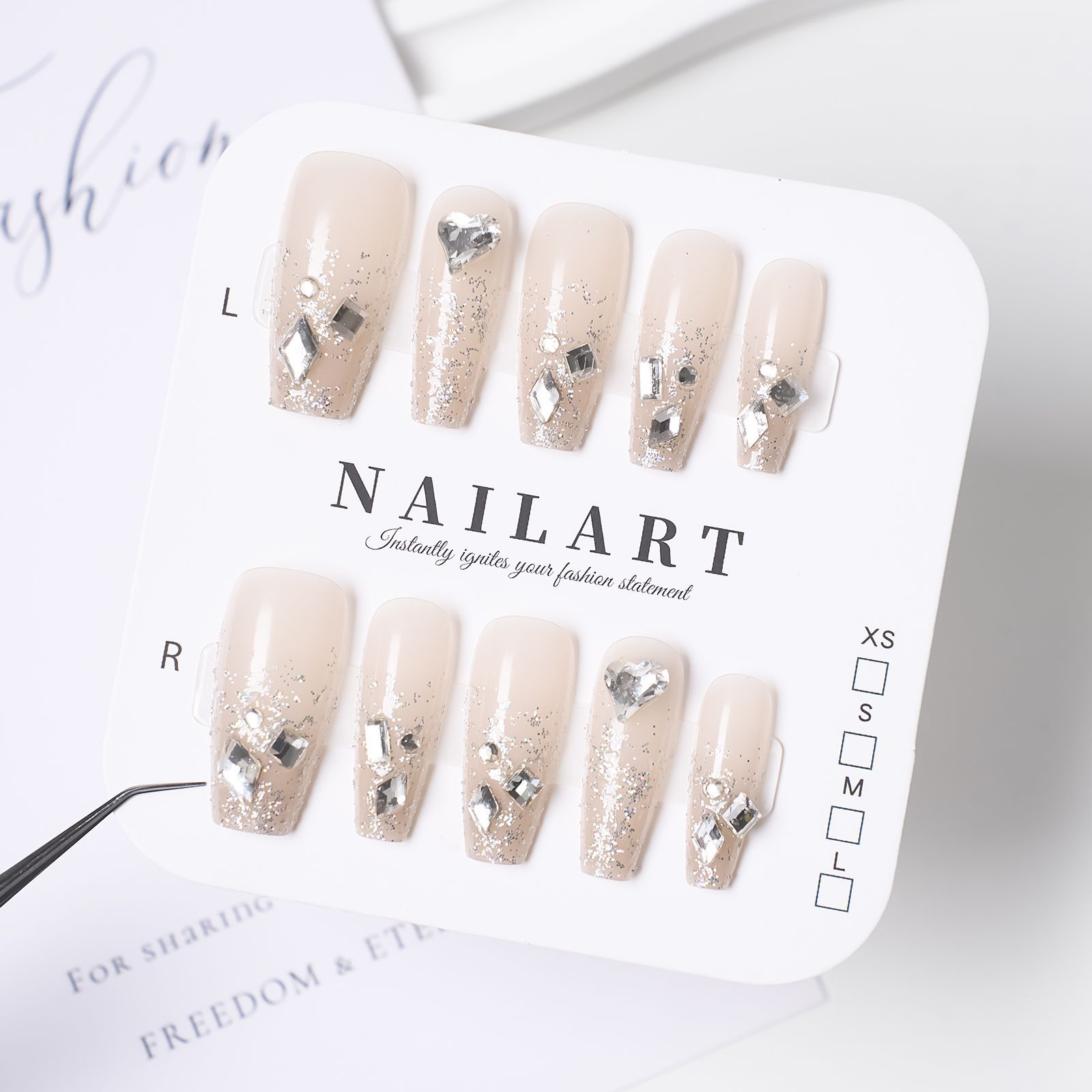 10 piezas decodificadas en línea estilo rojo temperamento alto poco fragante estilo francés in se siente la atmósfera blanca de las uñas hechas a mano