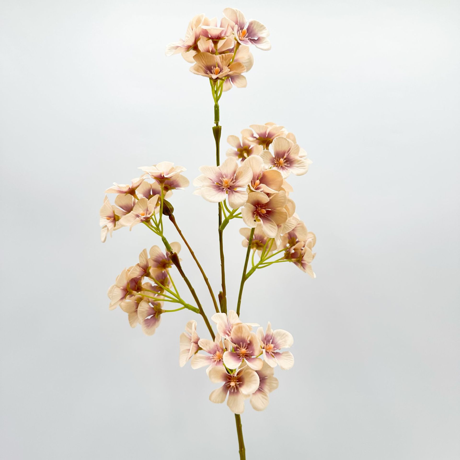 Arreglo floral de mesa con flores de seda Sakura, ramas de flores artificiales, flores artificiales de flor de durazno, decoración de escena con flores artificiales.
