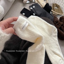 毛绒袜子女冬季加厚保暖中筒袜韩国ins潮后跟布标个性外穿月子袜